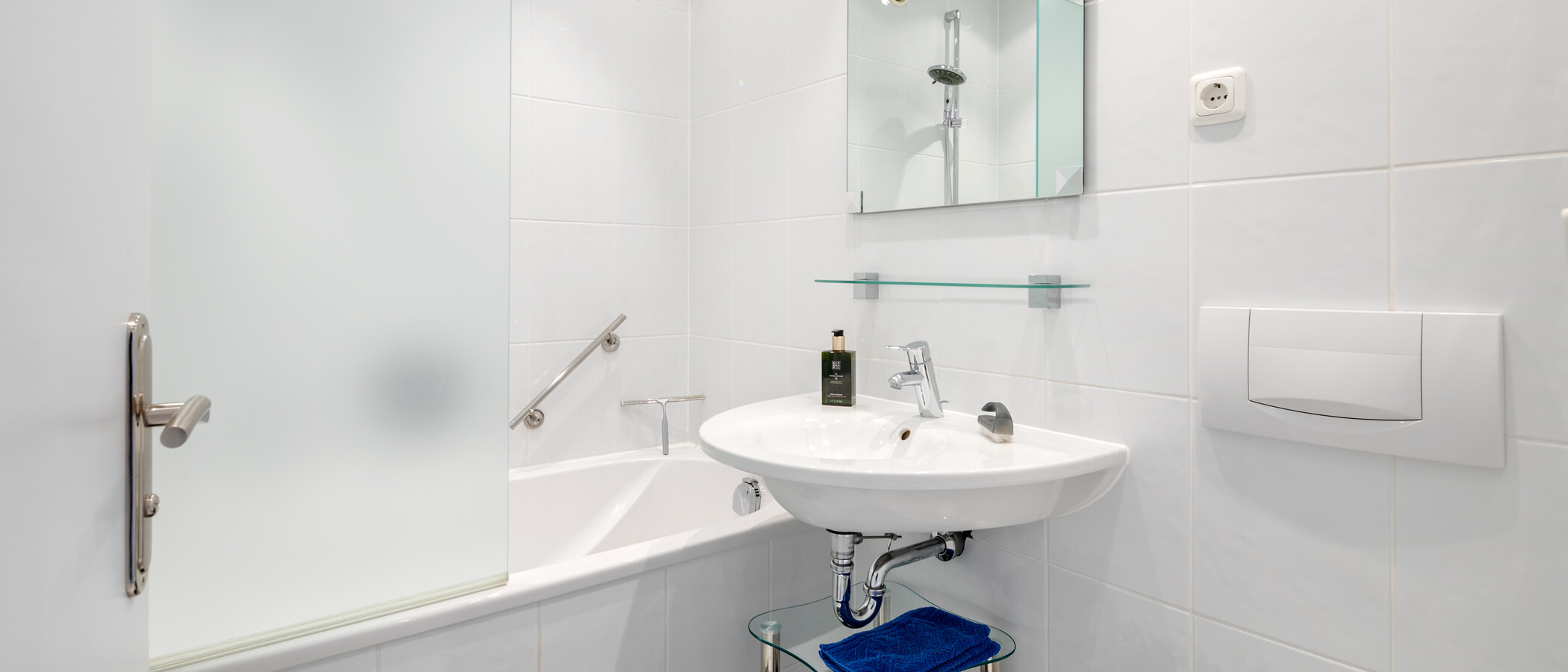 studio München Arabellapark 01 salle de bain 7848
