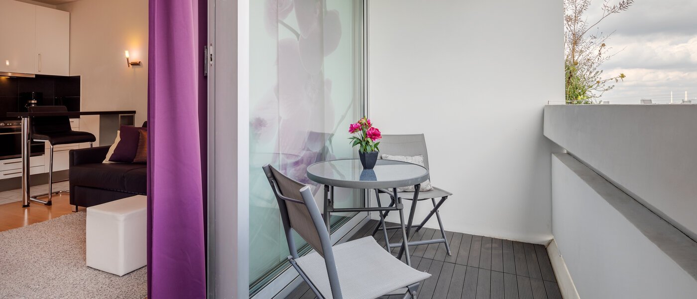 studio München Arabellapark 01 balcon 7848