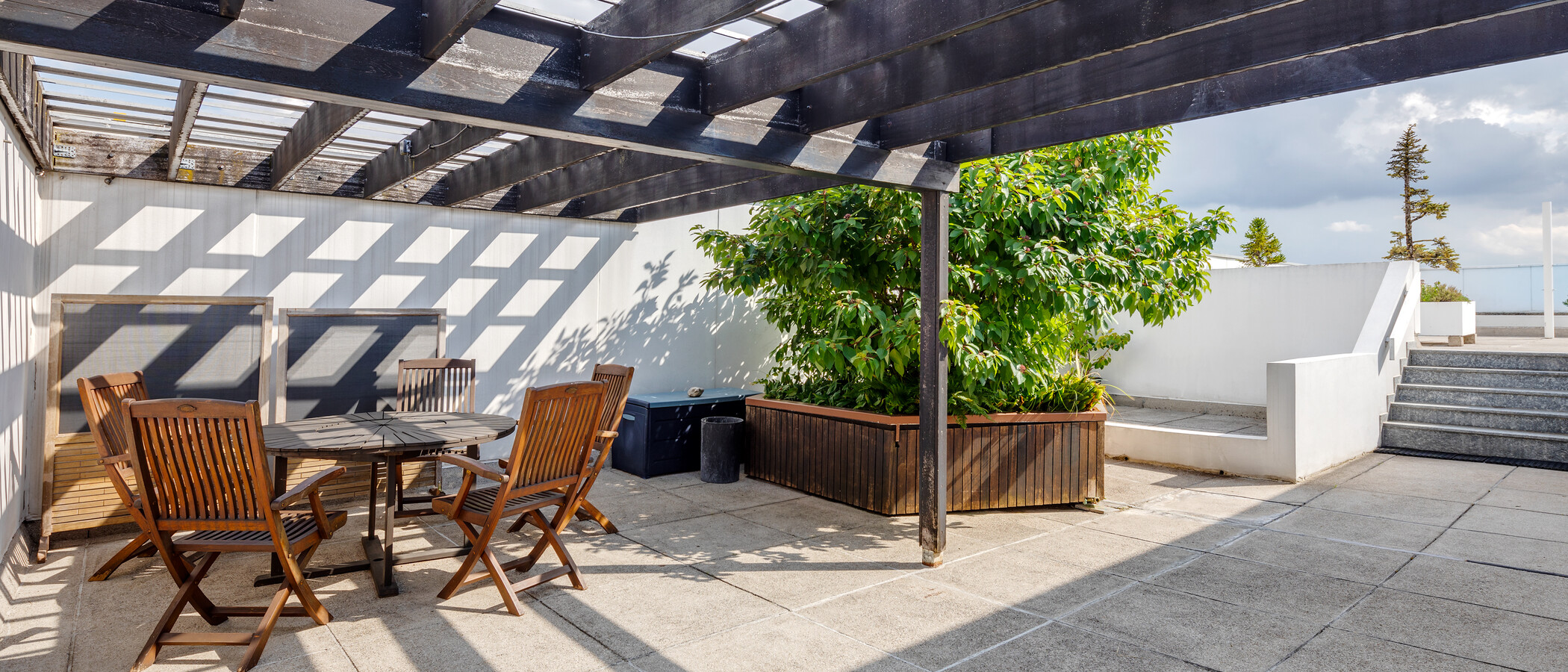 studio München Arabellapark 02 terrasse commune  7848
