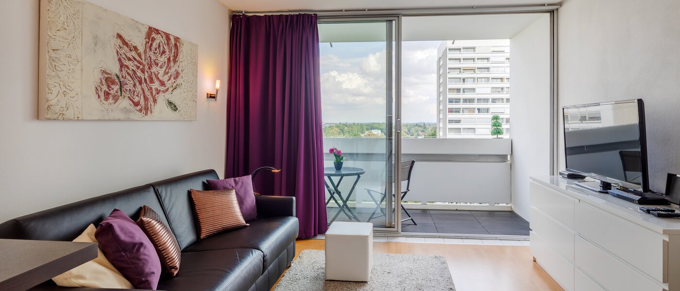 studio München Arabellapark 01 pièce à vivre 7848