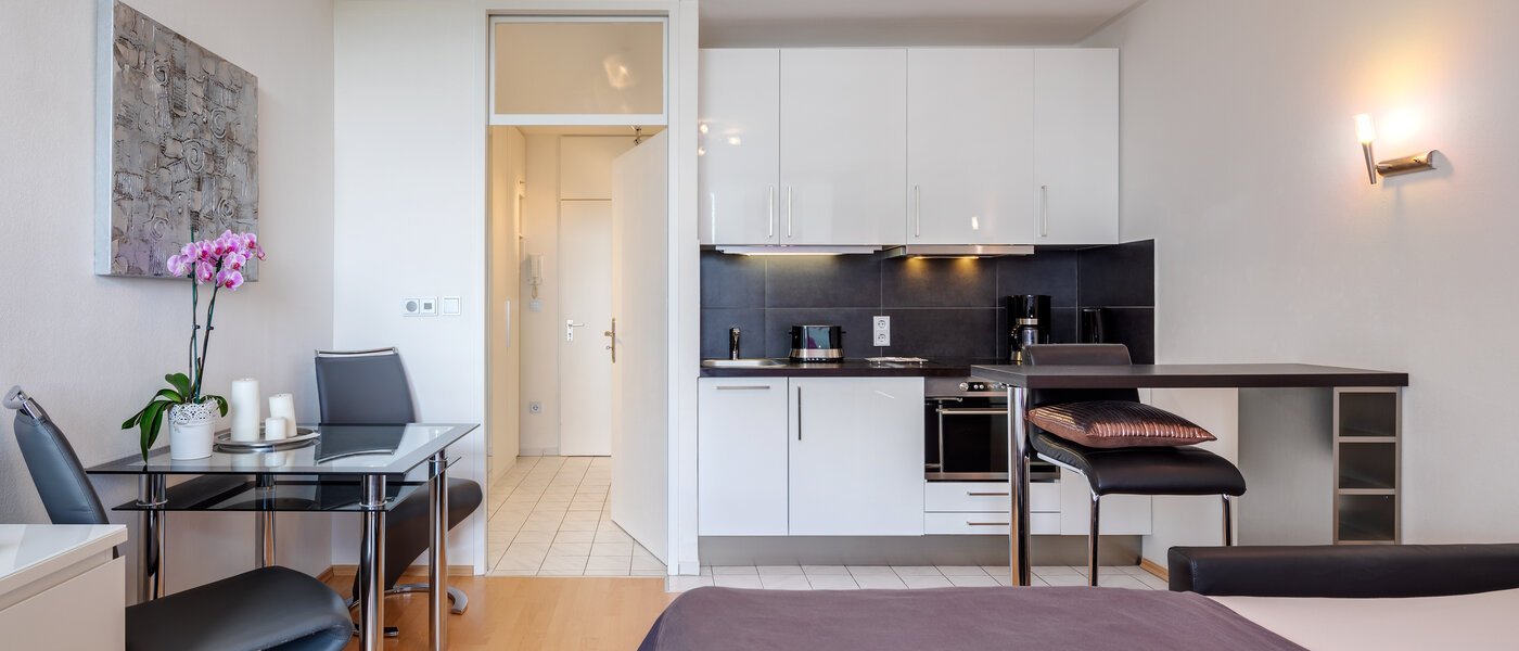 studio München Arabellapark 04 pièce à vivre 7848