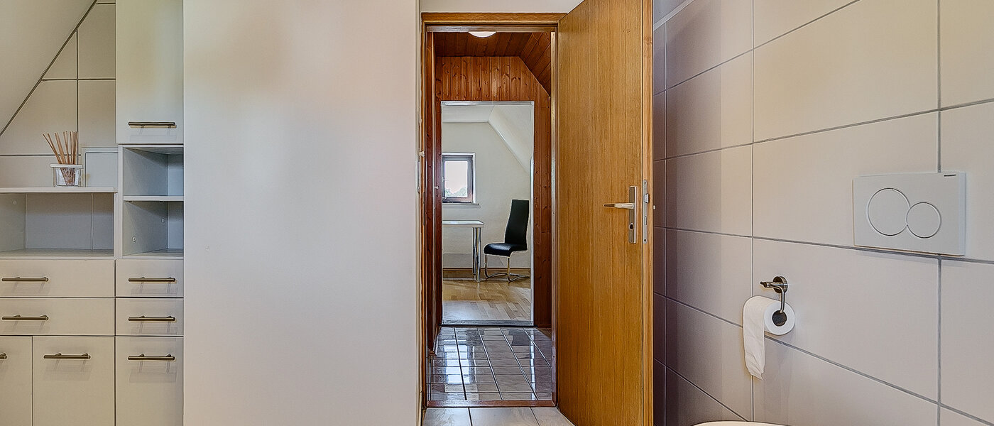 appartement sous les toits München Untermenzing 04 salle de bain 7937