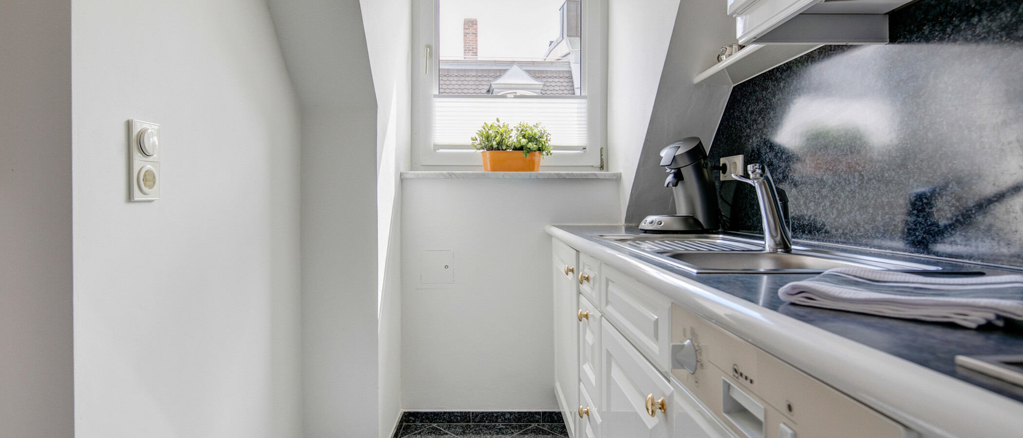 appartement sous les toits München Altstadt 01 cuisine 8000