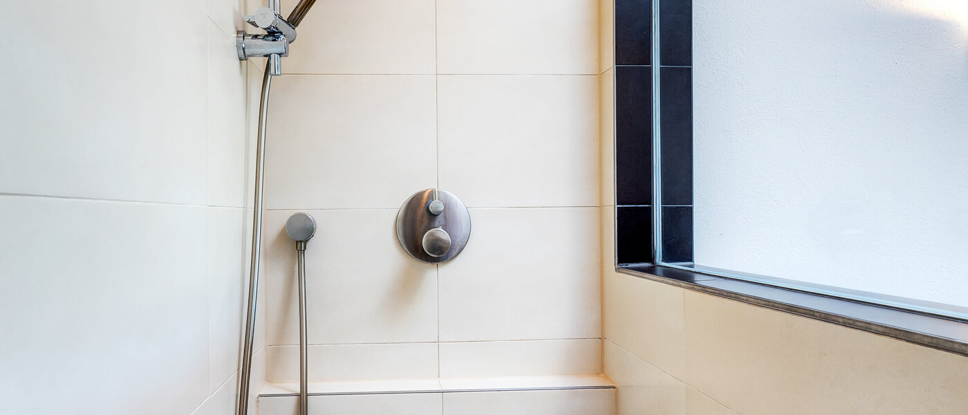 appartement sous les toits München Menterschwaige 03 salle de bain 8181