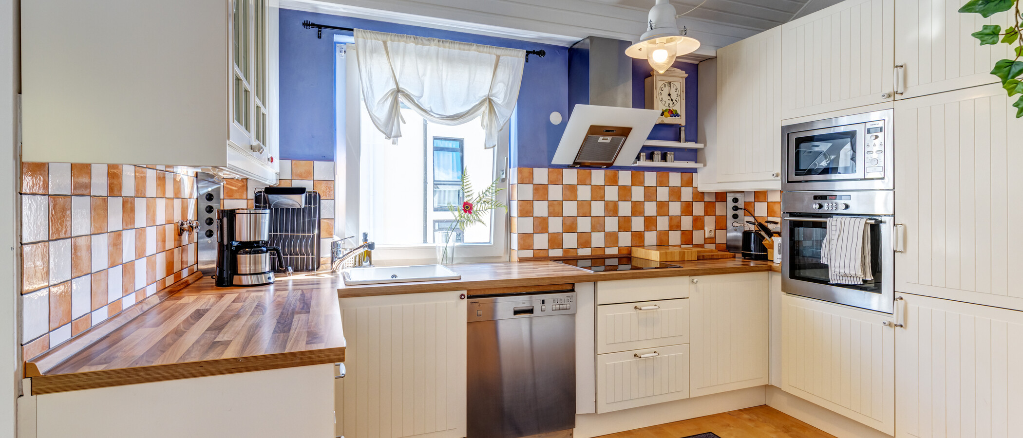 appartement style maisonnette avec mezzanine München Nymphenburg 01 cuisine 8333