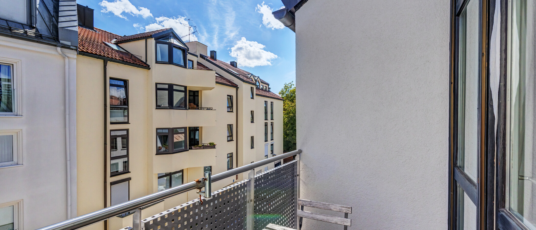 appartement style maisonnette avec mezzanine München Nymphenburg 02 balcon 8333