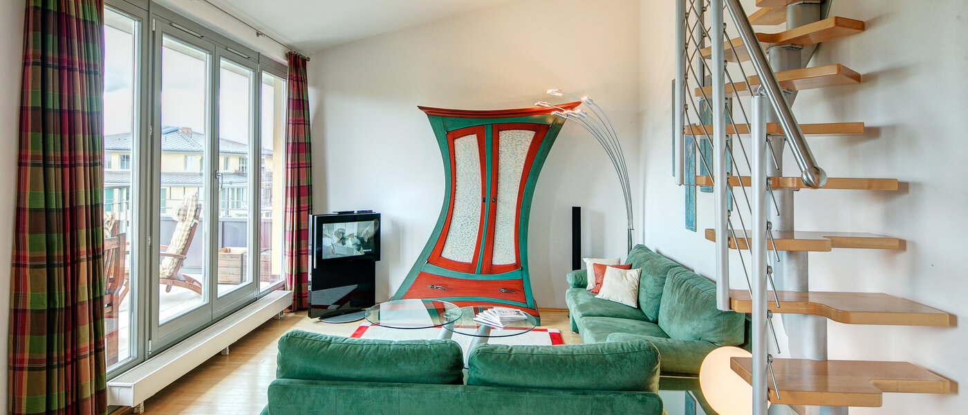 appartement avec mezzanine München Moosach 01 salon 8607