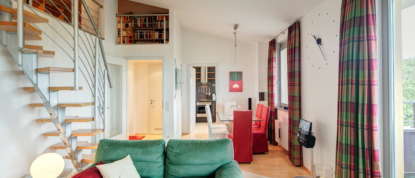 appartement avec mezzanine München Moosach 03 salon 8607