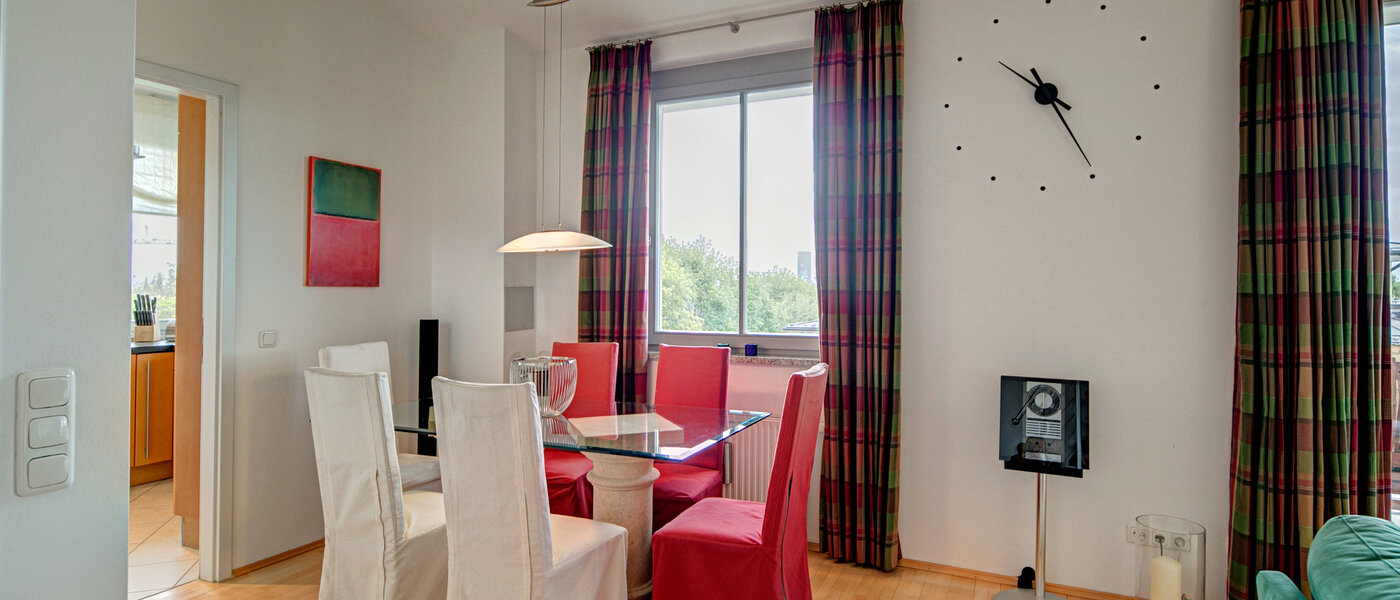 appartement avec mezzanine München Moosach 04 salon 8607