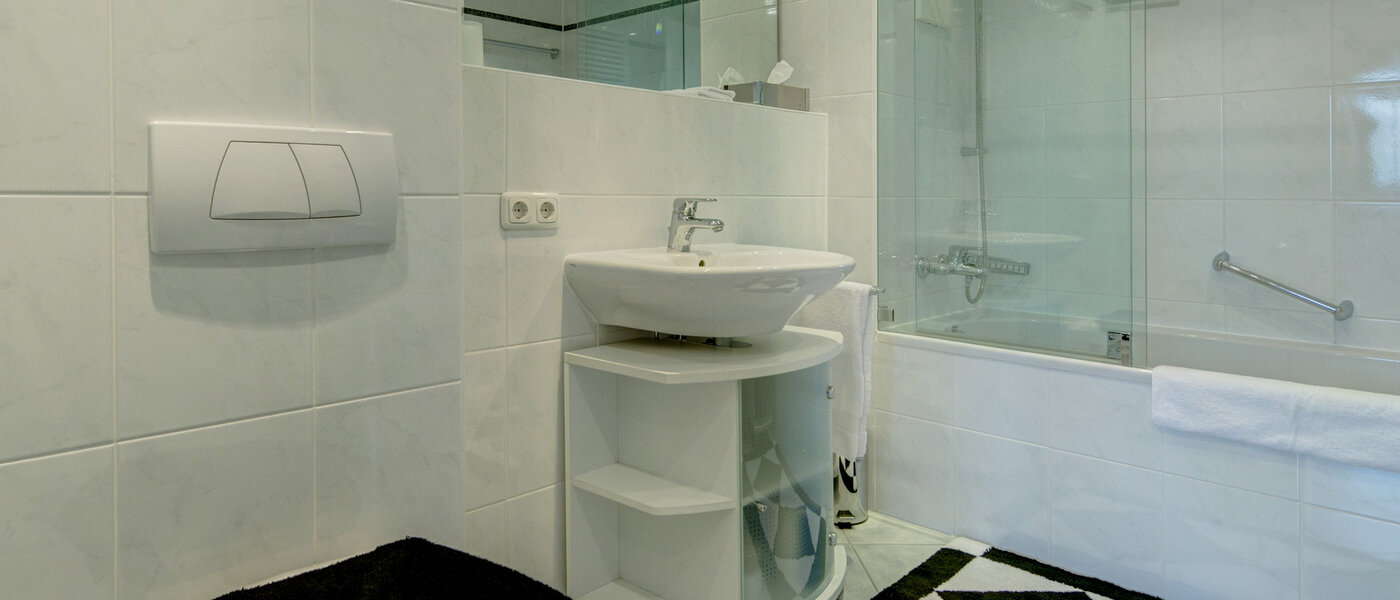 appartement avec mezzanine München Moosach 02 salle de bain 8607