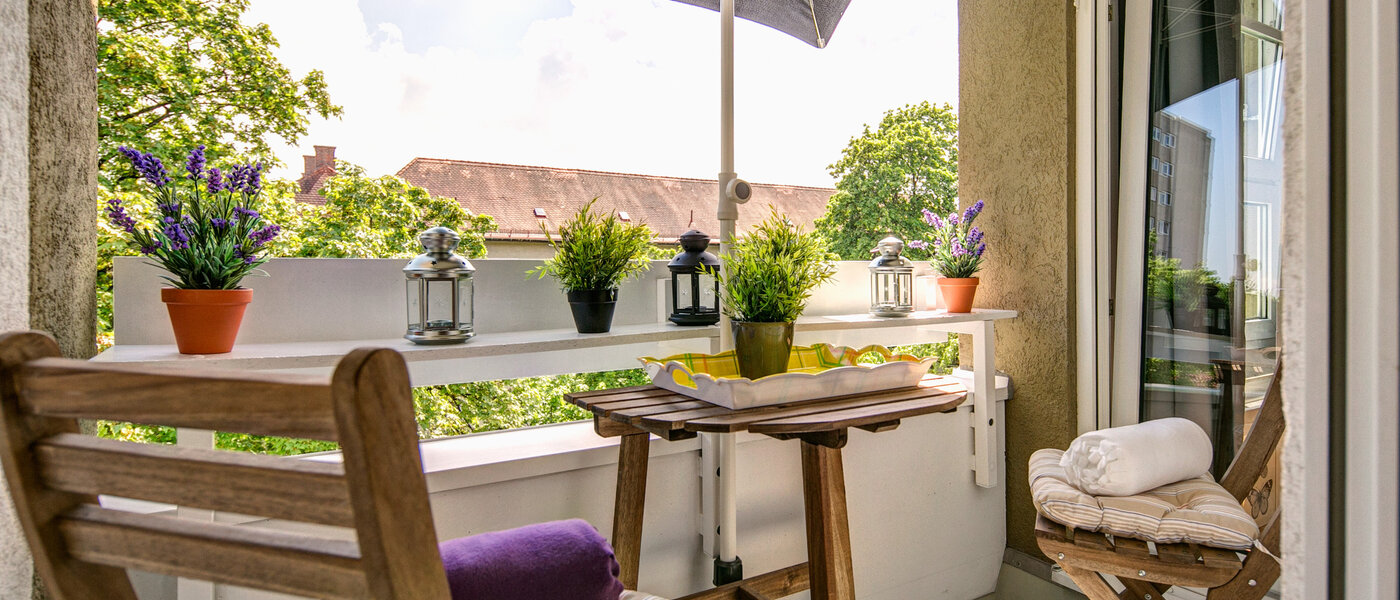 appartement style maisonnette München Nymphenburg 01 balcon 8639