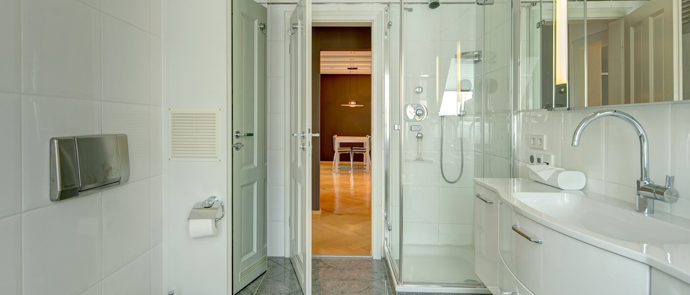 appartement style maisonnette München Neuhausen 03 salle de bain 8765