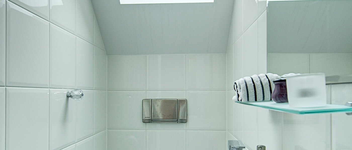 appartement style maisonnette München Neuhausen 01 deux toilettes 8765