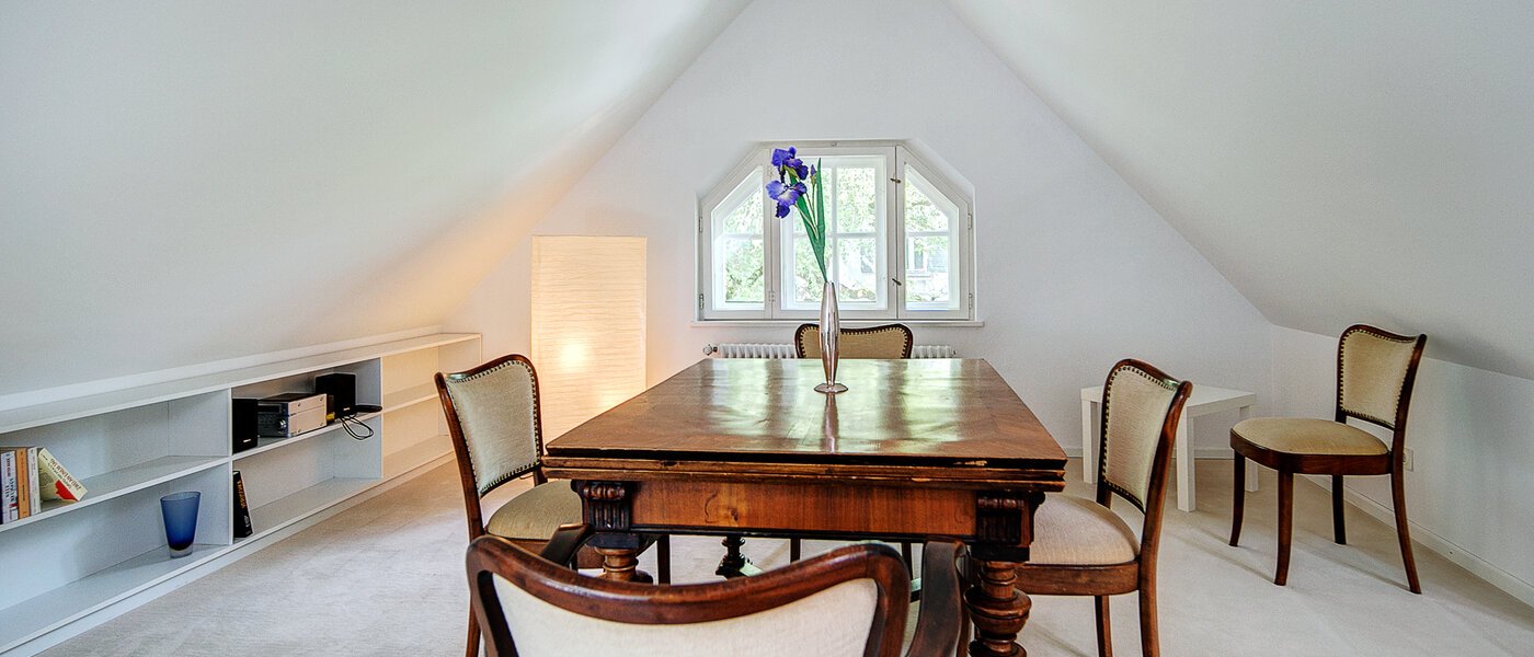 appartement sous les toits München Solln 01 salle à manger 8785