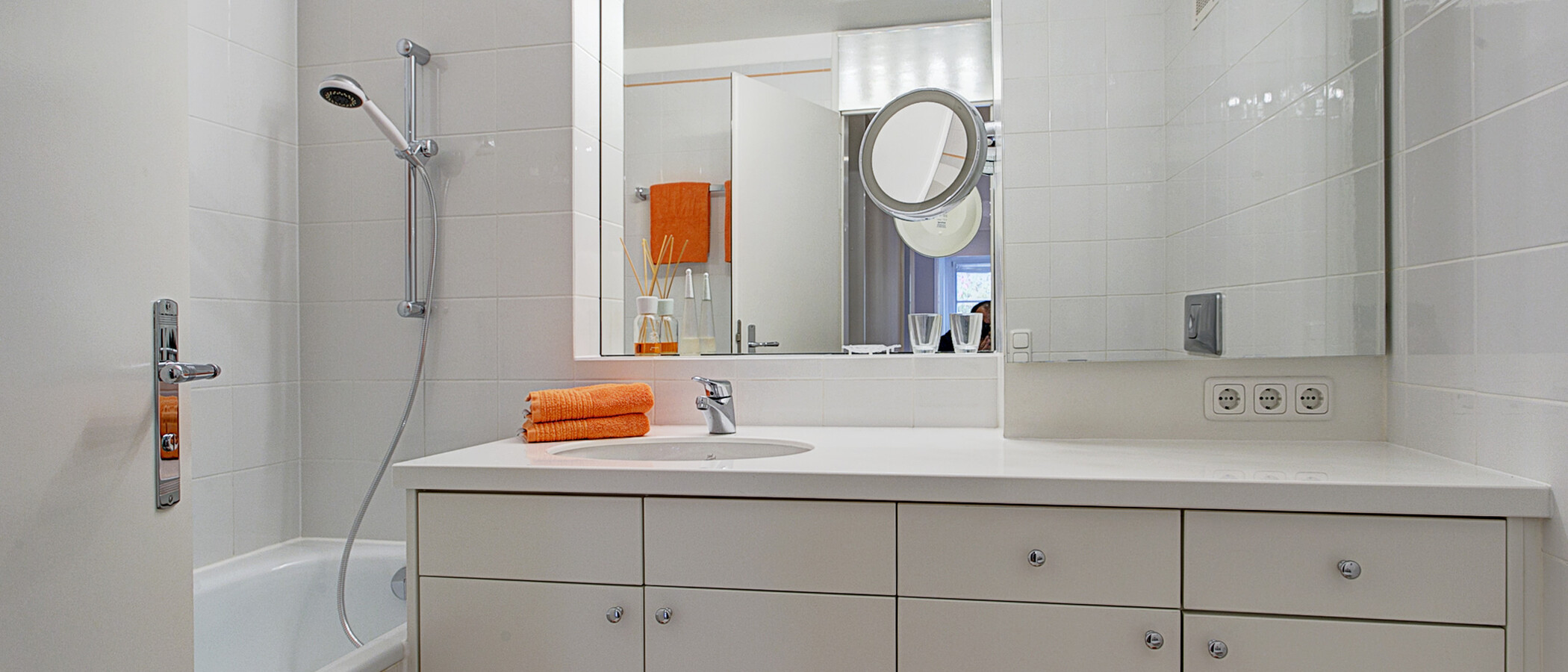 appartement avec terrasse sur le toit München Arabellapark 02 salle de bain 9024