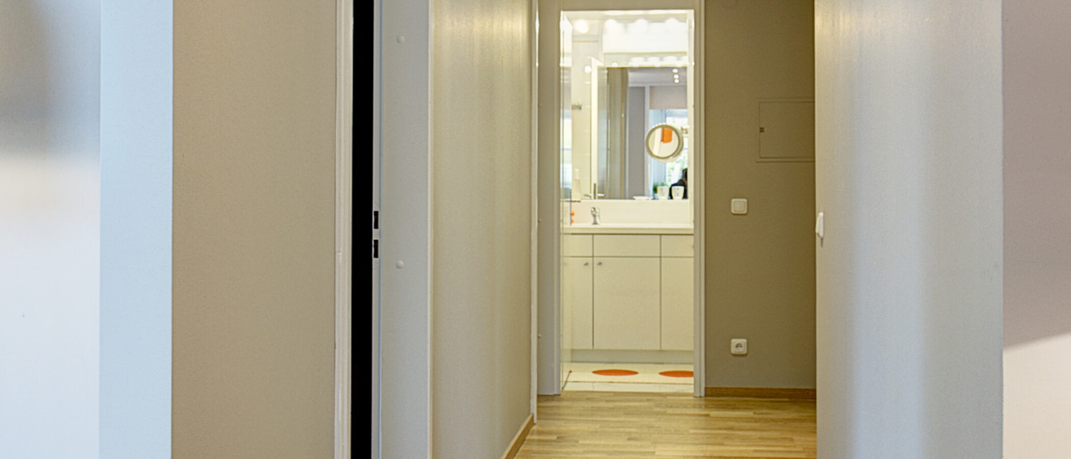 appartement avec terrasse sur le toit München Arabellapark 06 entrée/couloir 9024