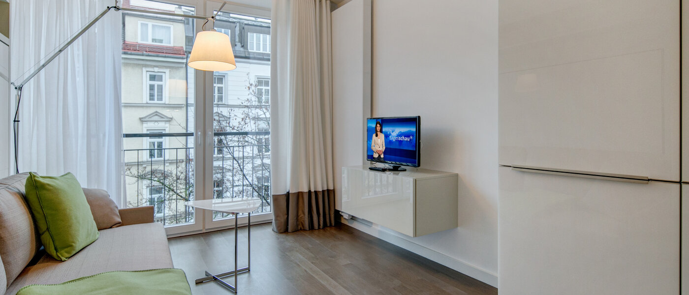 studio München Schwabing-Nord (zw. Leopoldstraße & Englischen Garten) 04 salon 9075