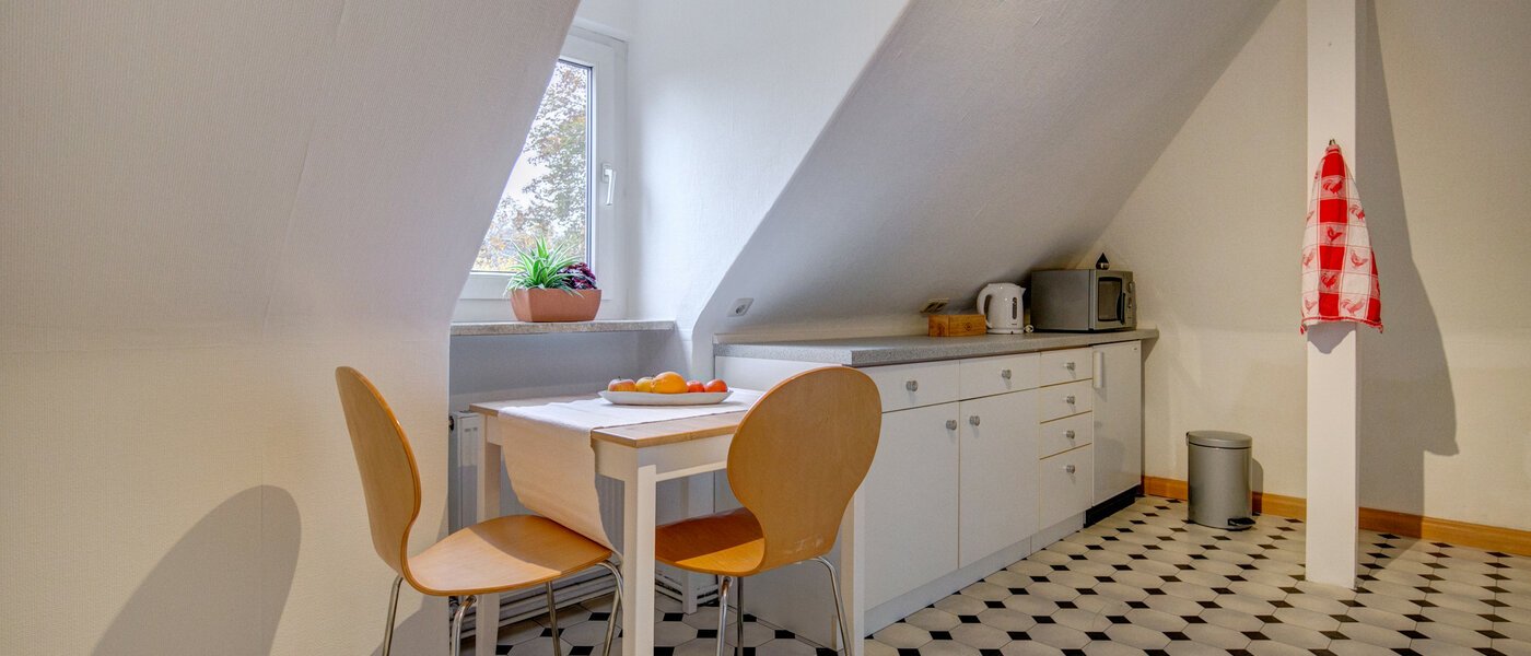 appartement sous les toits Gräfelfing 02 cuisine 9079