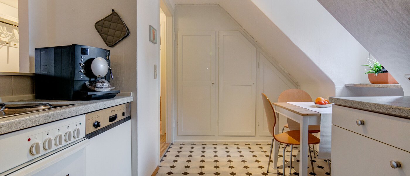 appartement sous les toits Gräfelfing 04 cuisine 9079