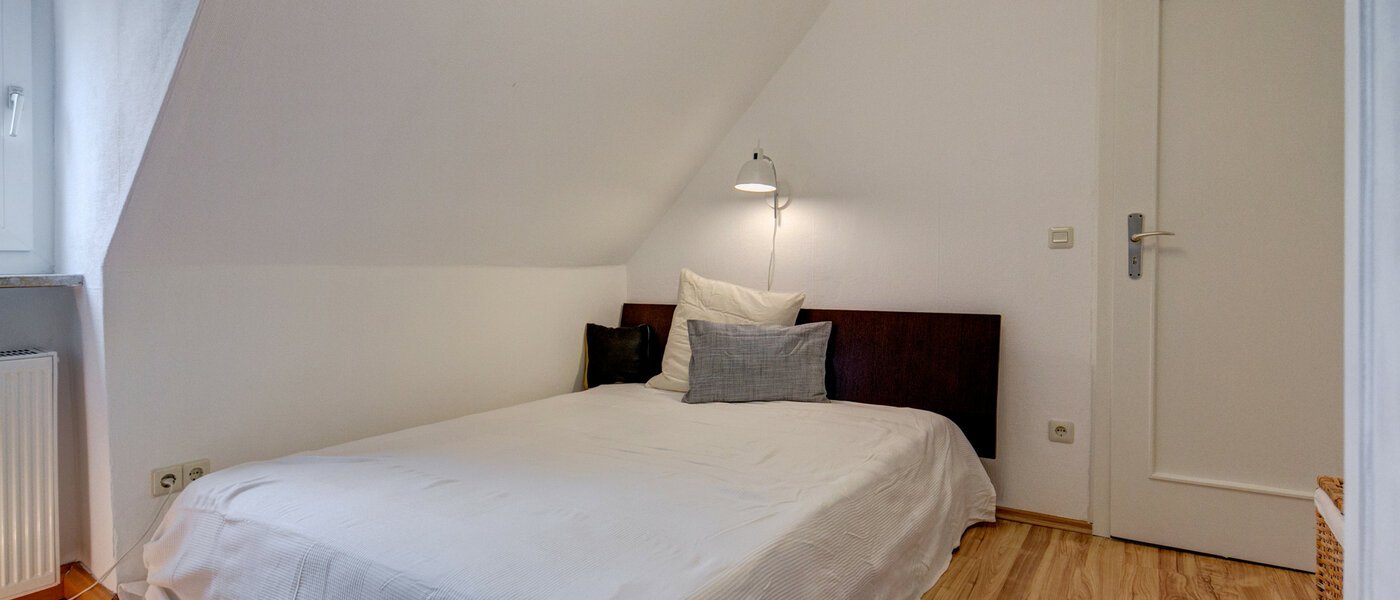appartement sous les toits Gräfelfing 01 dormir 9079