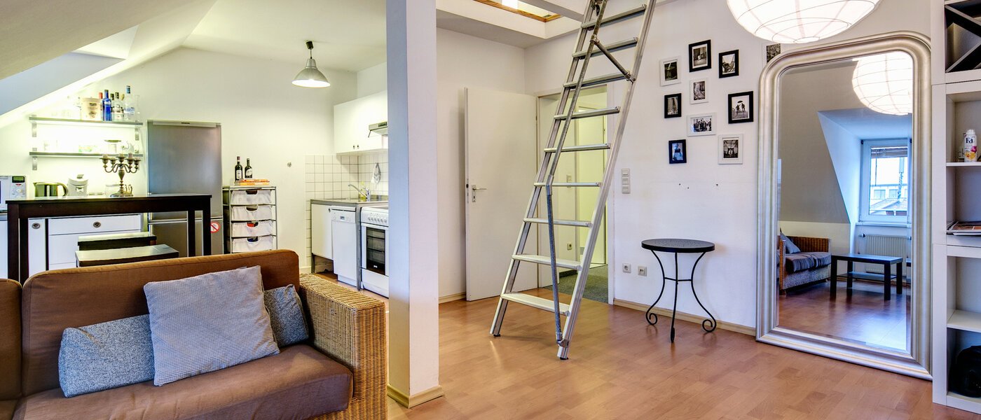 appartement sous les toits München Obergiesing 01 salon 9124