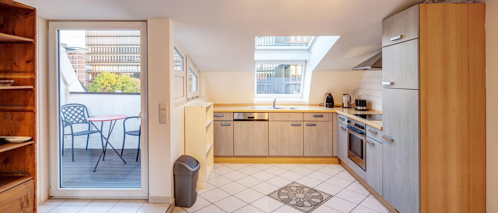 appartement avec terrasse sur le toit München Gärtnerplatzviertel 01 cuisine 9135
