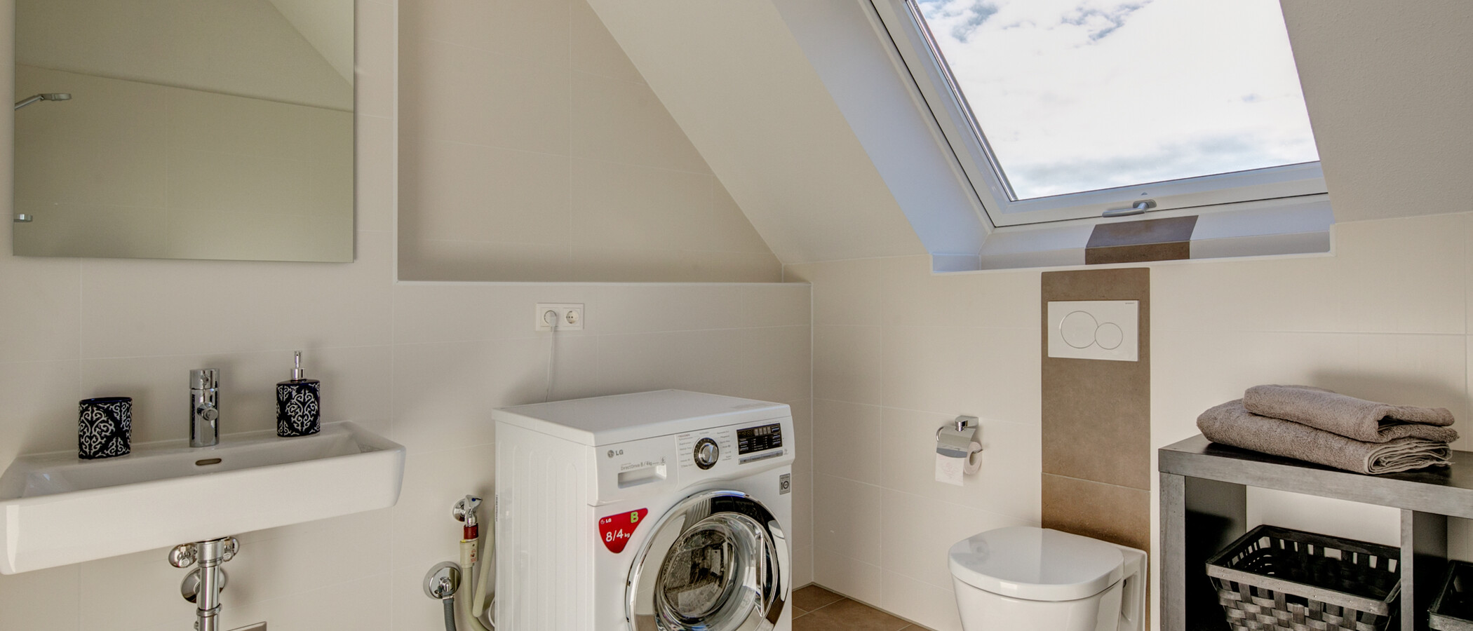 appartement sous les toits München Obermenzing 03 salle de bain 9287