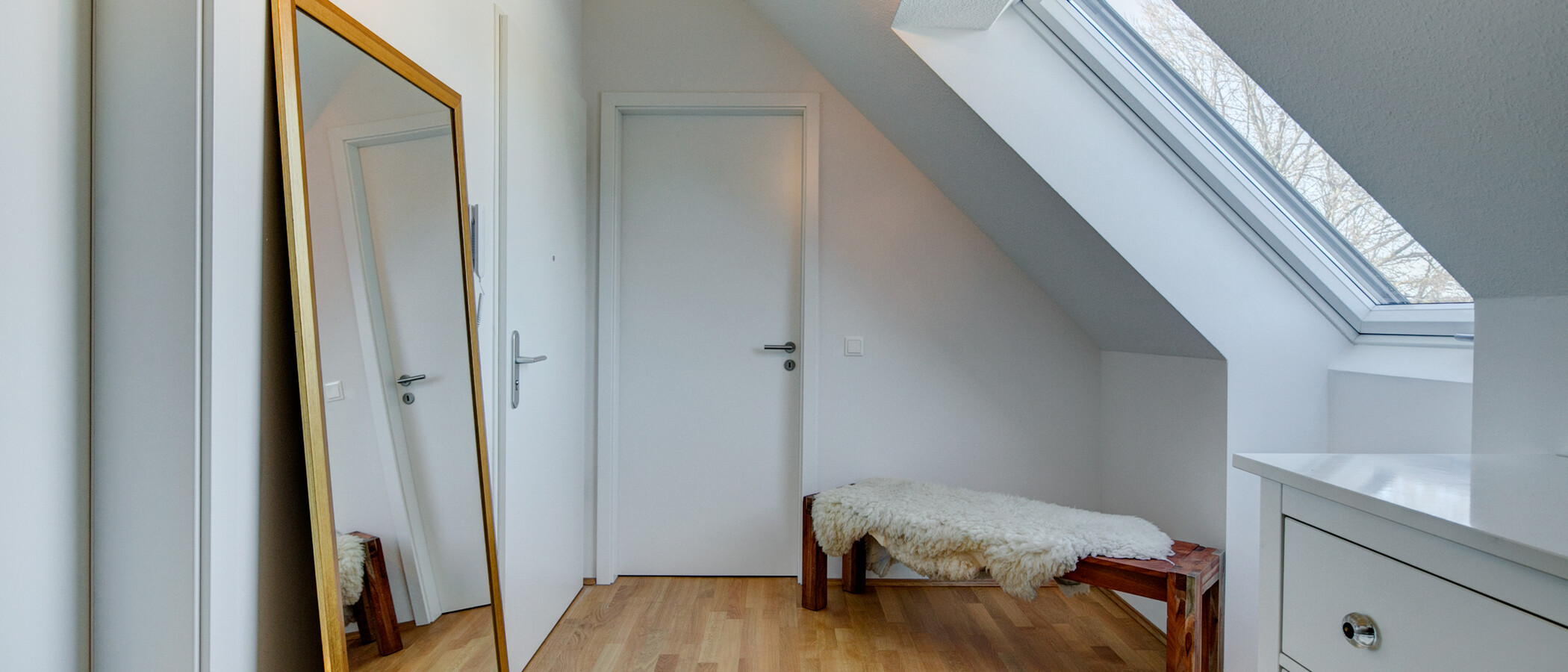 appartement sous les toits München Obermenzing 01 entrée/couloir 9287