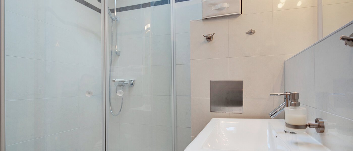 appartement sous les toits München Feldmoching 02 salle de bain 9344