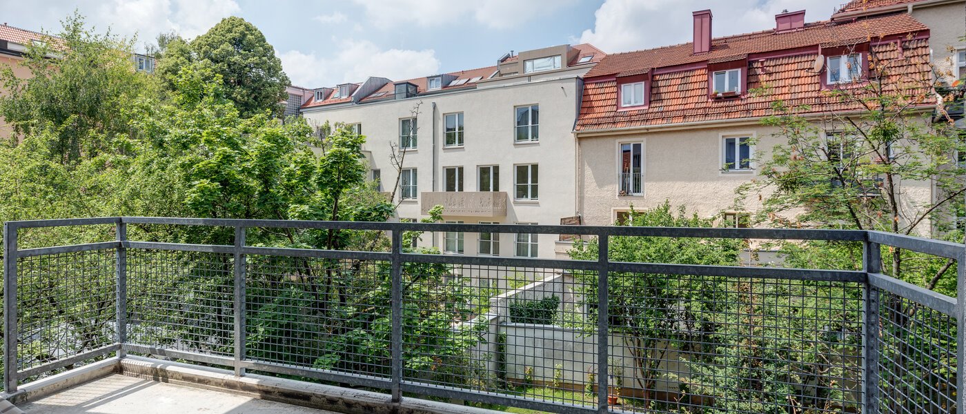 appartement München Schwabing (links der Leopoldstraße) 01 balcon 9548