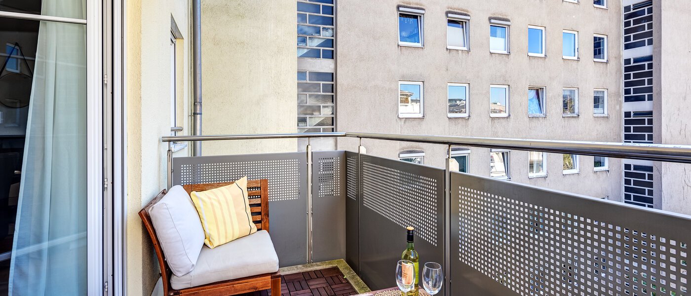 appartement München Schwabing-Nord (zw. Leopoldstraße & Englischen Garten) 03 balcon 9573