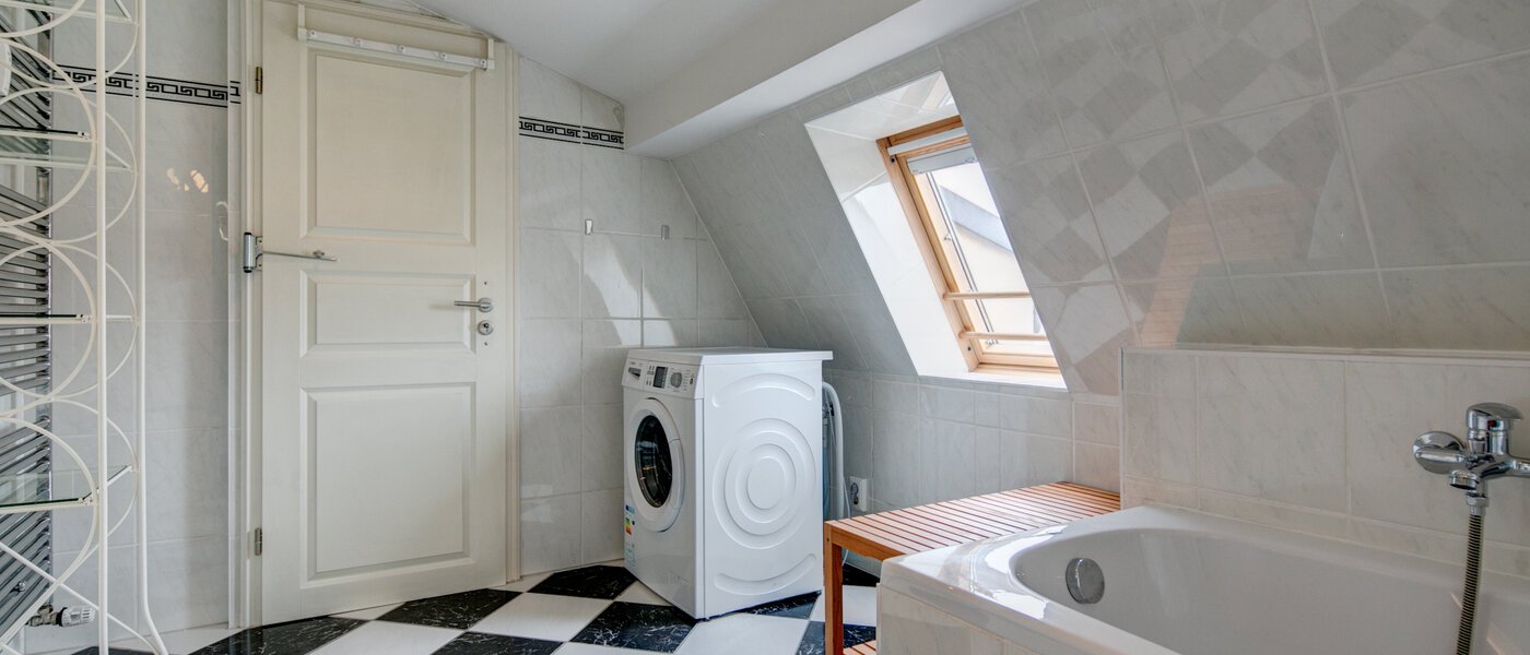 appartement style maisonnette München Lehel 04 salle de bain 9580