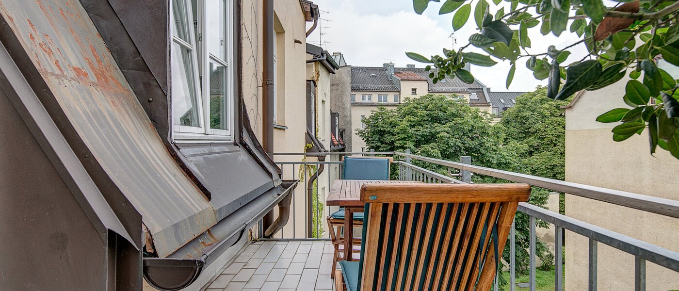 appartement style maisonnette München Lehel 02 balcon 9580
