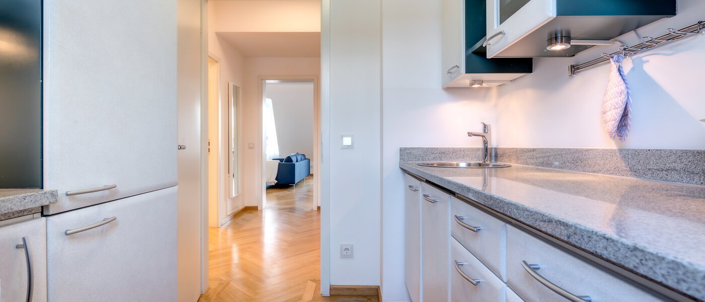 appartement avec terrasse sur le toit München Schwabing 02 cuisine 9602