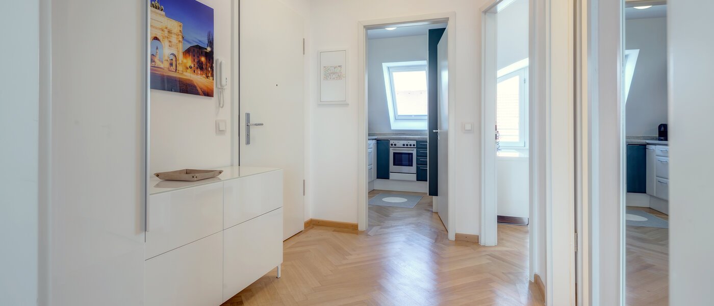 appartement avec terrasse sur le toit München Schwabing 01 entrée/couloir 9602
