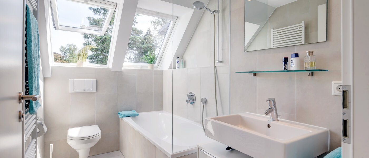 appartement avec terrasse sur le toit München Obermenzing 01 salle de bain 9637