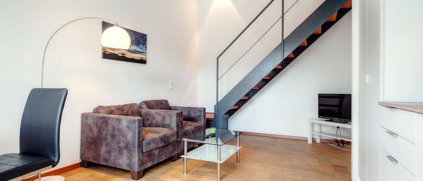 appartement style maisonnette avec mezzanine Unterschleißheim Lohhof 02 salon 9676