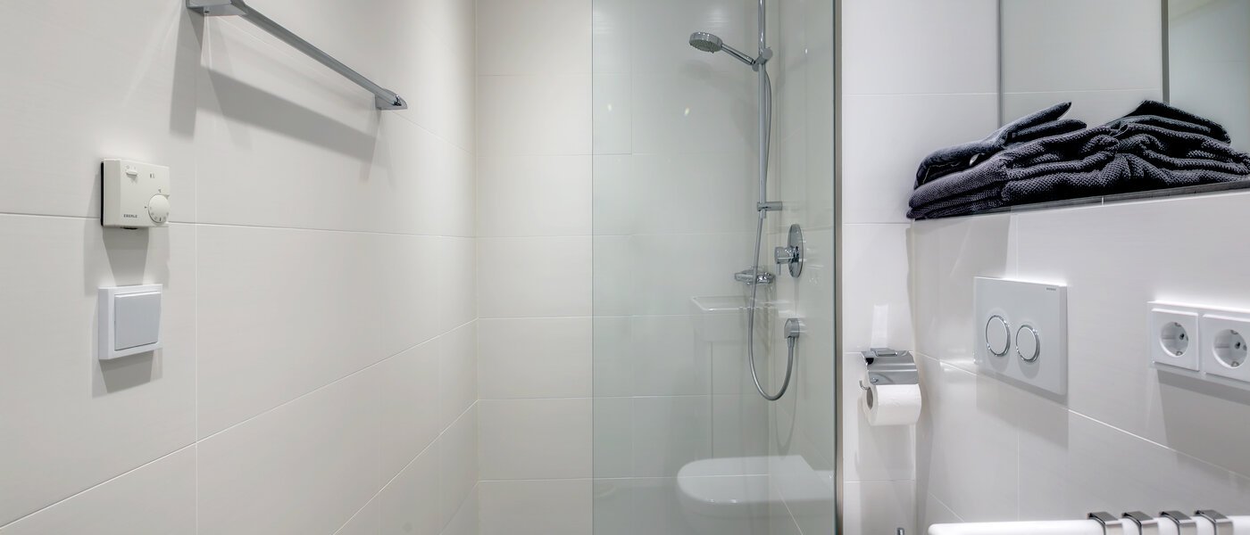 appartement style maisonnette avec mezzanine Unterschleißheim Lohhof 01 salle de bain 9676