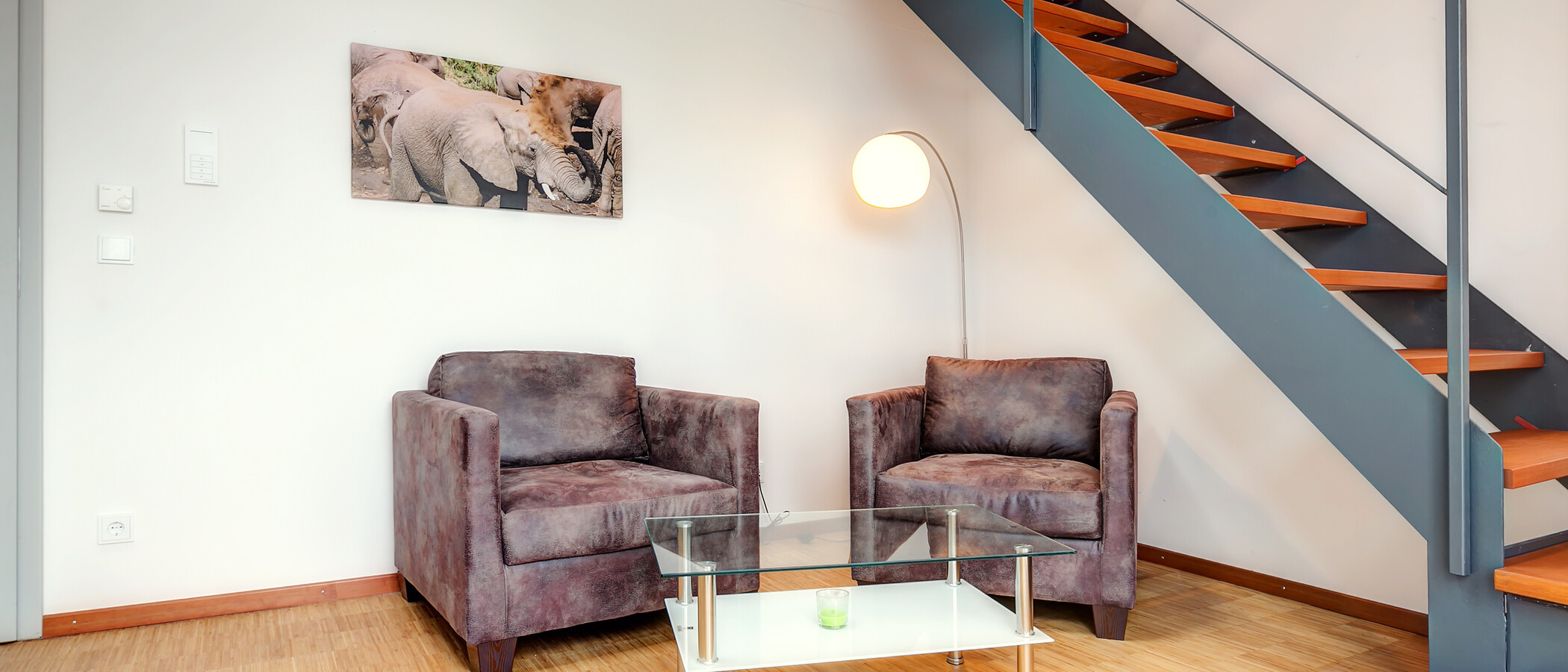 appartement style maisonnette avec mezzanine Unterschleißheim Lohhof 02 salon 9677