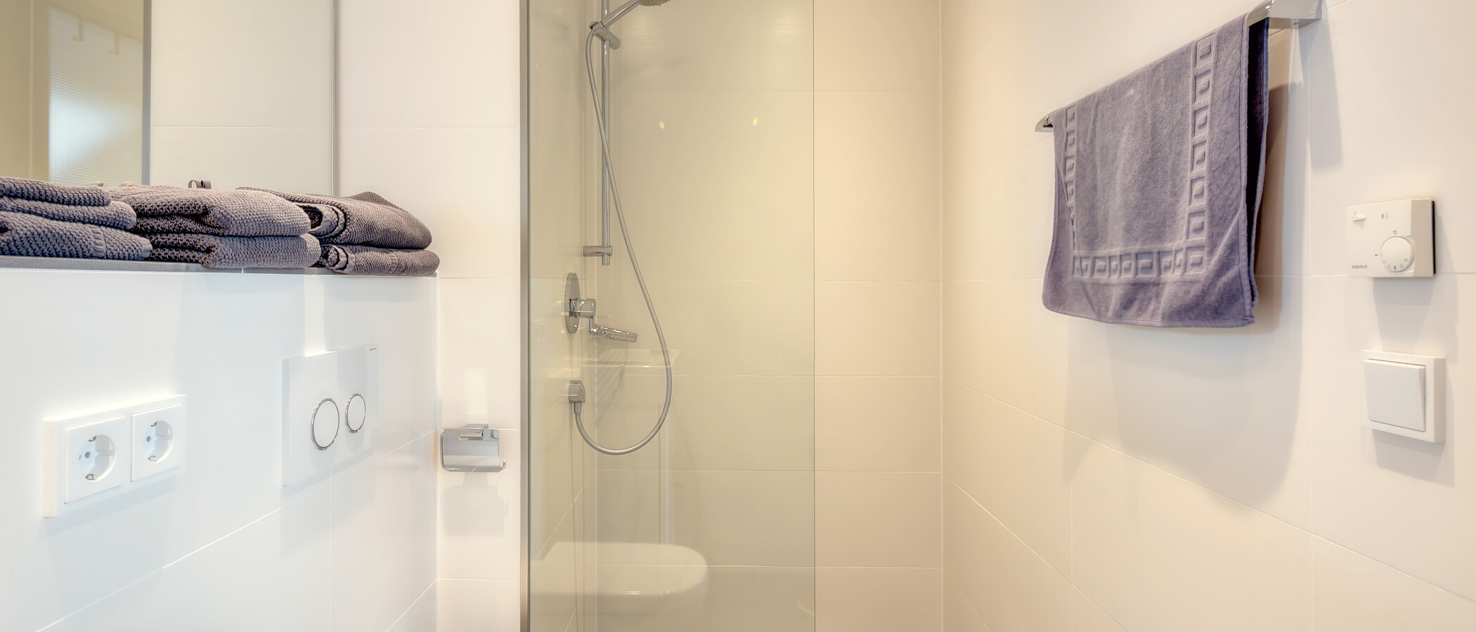 appartement style maisonnette avec mezzanine Unterschleißheim Lohhof 01 salle de bain 9677