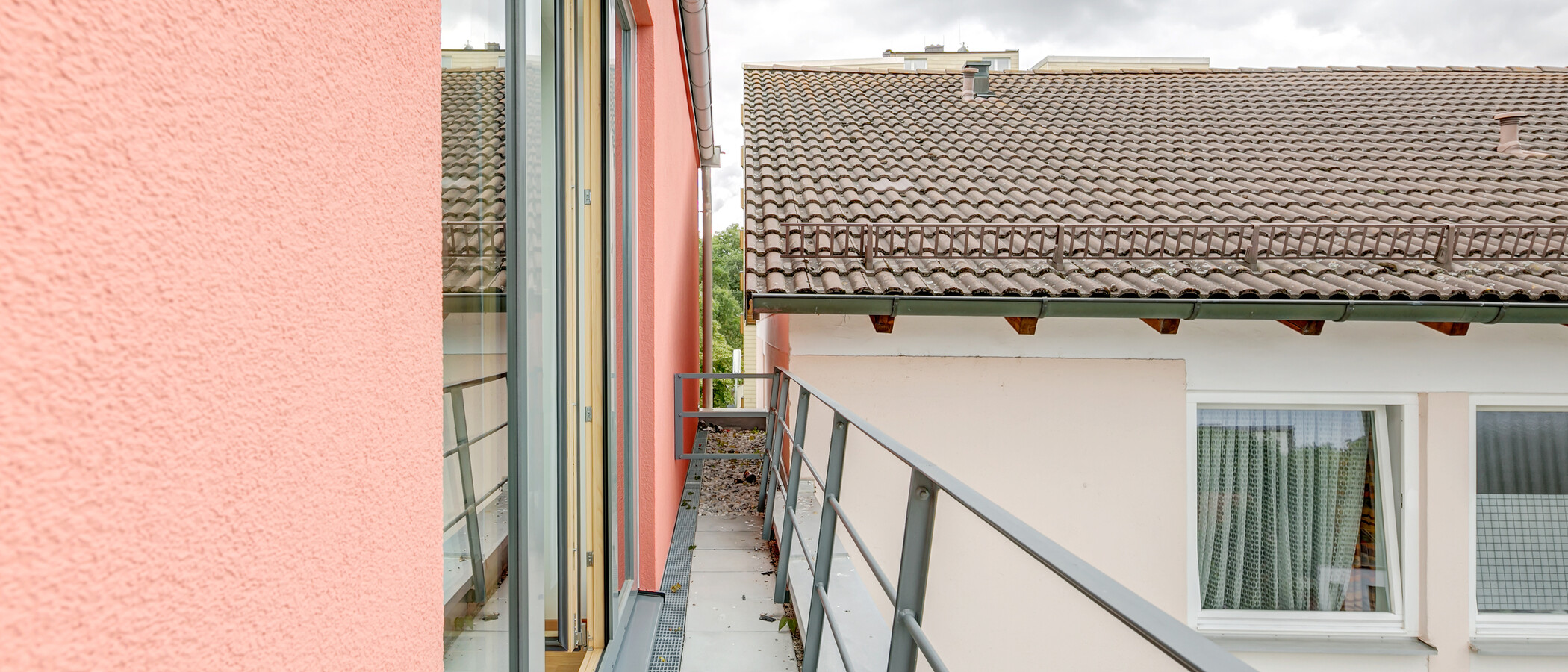 appartement style maisonnette avec mezzanine Unterschleißheim Lohhof 01 balcon 9677