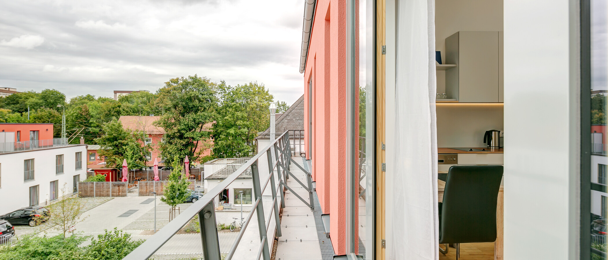 appartement style maisonnette avec mezzanine Unterschleißheim Lohhof 02 balcon 9677