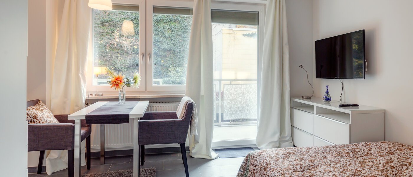 studio München Schwabing (rechts der Leopoldstraße) 02 salon 9736