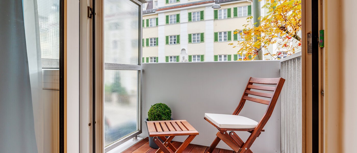 studio München Neuhausen 01 balcon 9737