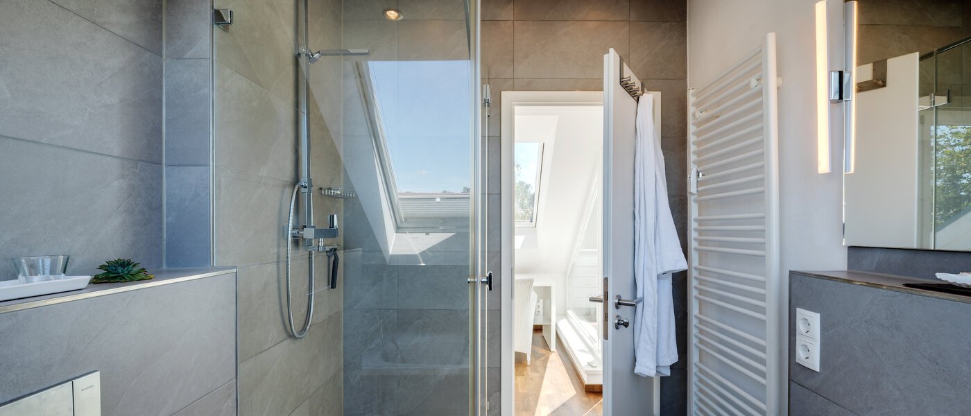 appartement avec terrasse sur le toit München Untermenzing 03 salle de bain 9794