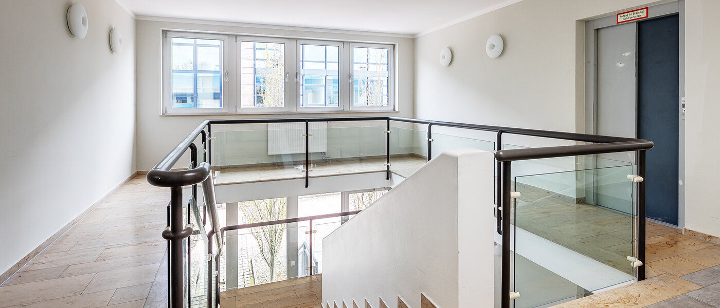 appartement Ismaning 02 escalier dans l‘immeuble 9796