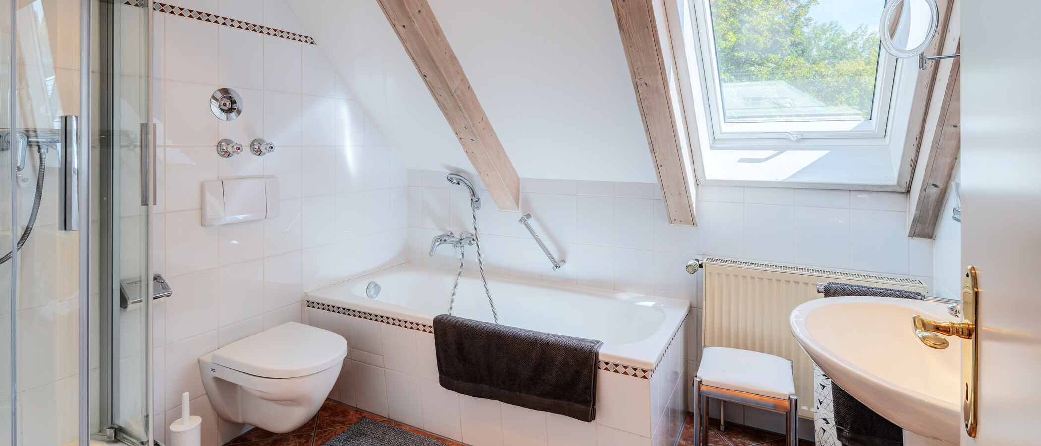 appartement style maisonnette München Thalkirchen 01 salle de bain 9867