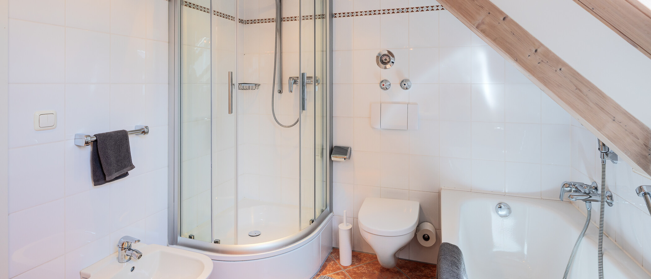 appartement style maisonnette München Thalkirchen 02 salle de bain 9867
