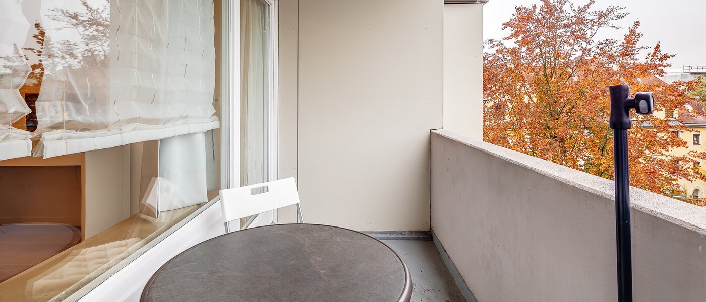 appartement München Schwabing-Nord (zw. Leopoldstraße & Englischen Garten) 02 balcon 9873