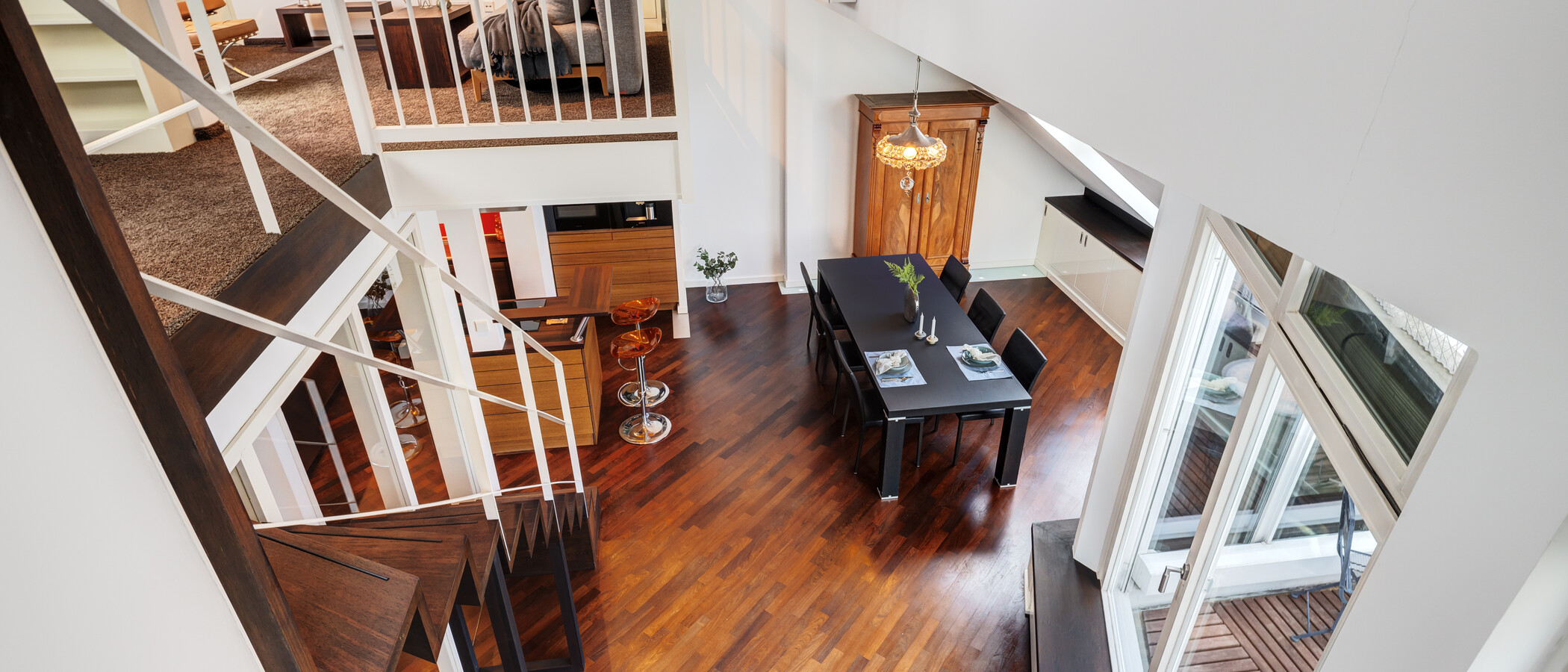 appartement style maisonnette avec mezzanine München Maxvorstadt - Museumsviertel 01 pièce à vivre 9925